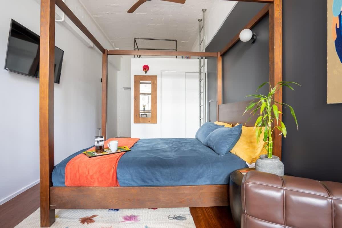 Cosy Cbd Loft Walk To Sights Dining & Shopping Apartment